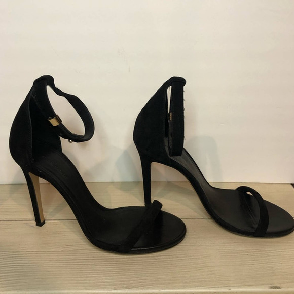 Isabel Marant Womens
Black - Gold Buckle embellished Suede Sandals Pumps size 6 - Picture 2 of 14